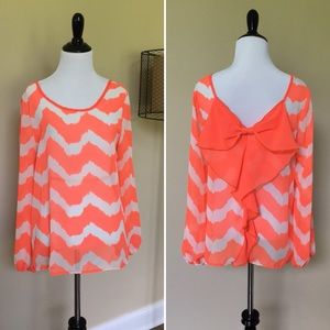 3/$15 💙 Sheer chevron and bow top